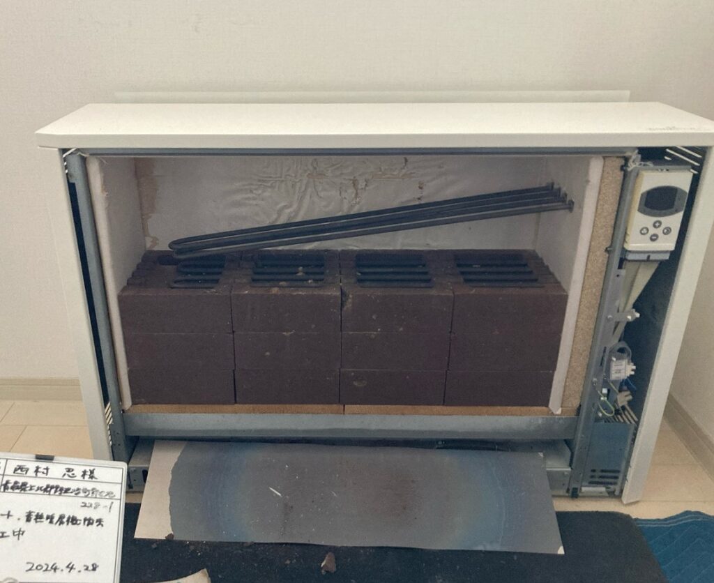 青森県 上北郡 N様邸 パナソニックエコキュート HE-F37LQS 蓄熱暖房機 撤去