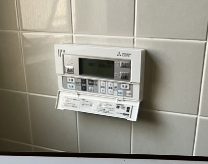 愛媛県 四国中央市 О様邸 三菱電機エコキュート SRT-C467 浴室リモコン