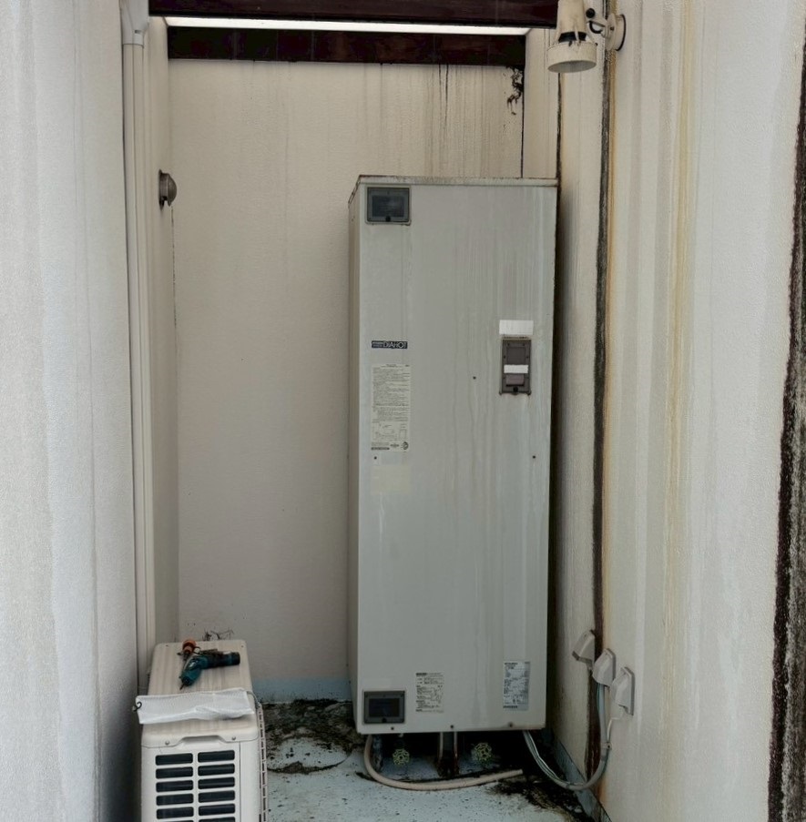 沖縄県 宜野湾市 H様邸 ダイキンエコキュート EQA37ZVH 施工前