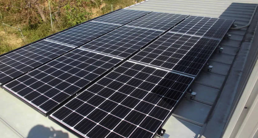 和歌山県 伊都郡 S様邸 太陽光発電 Qセルズ 240w 2.16㎾ 施工事例