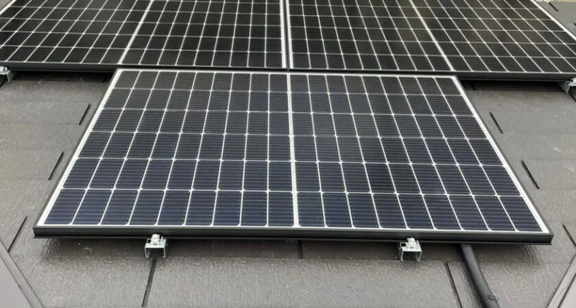 鳥取県 米子市 W様邸 太陽光発電   長州産業  CS-340B81  4.42㎾ 施工事例