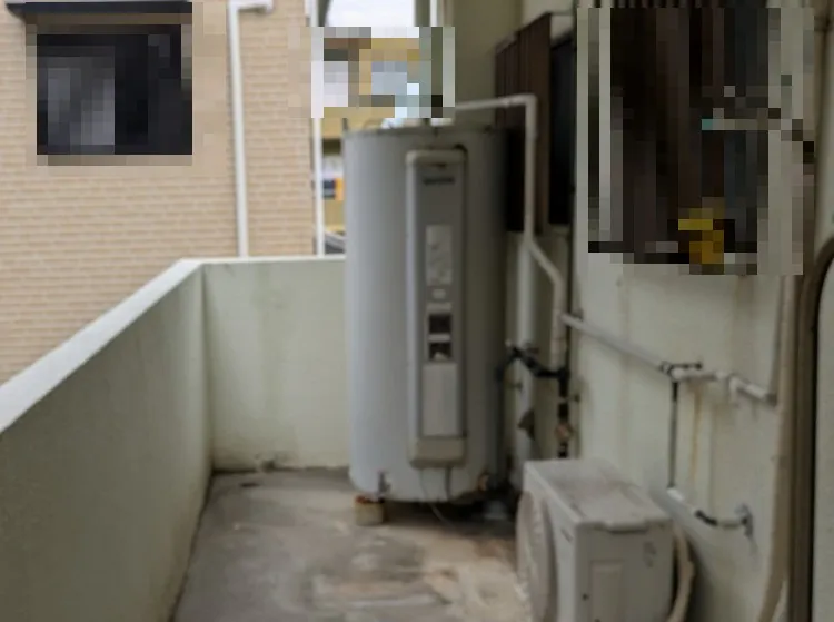 沖縄県 宜野湾市 Ｋ様邸 ダイキンエコキュート EQA37YVH ２F施工前（電気温水器）